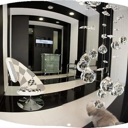 Cro Jet Set On The Apartament *