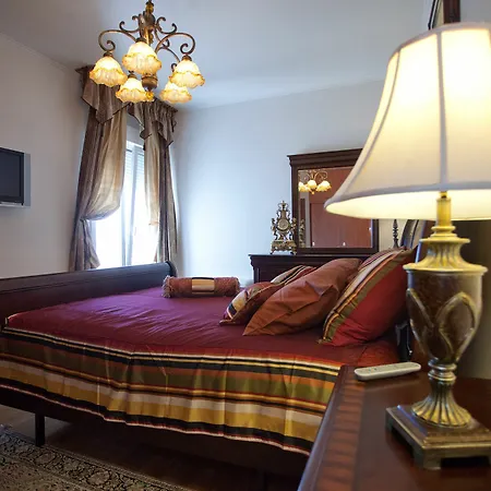Cro Jet Set On The Apartament Split