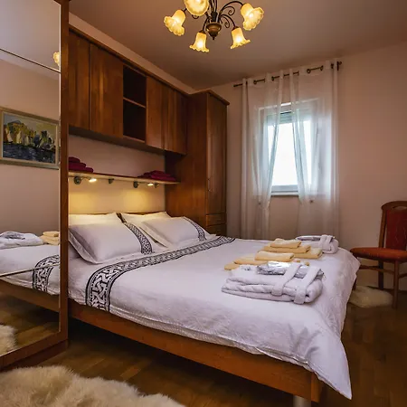 Apartament Cro Jet Set On The *